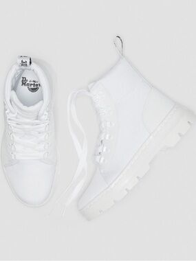 Women’s 9 Dr Martens White COMBS WOMEN'S POLY CASUAL BOOTS